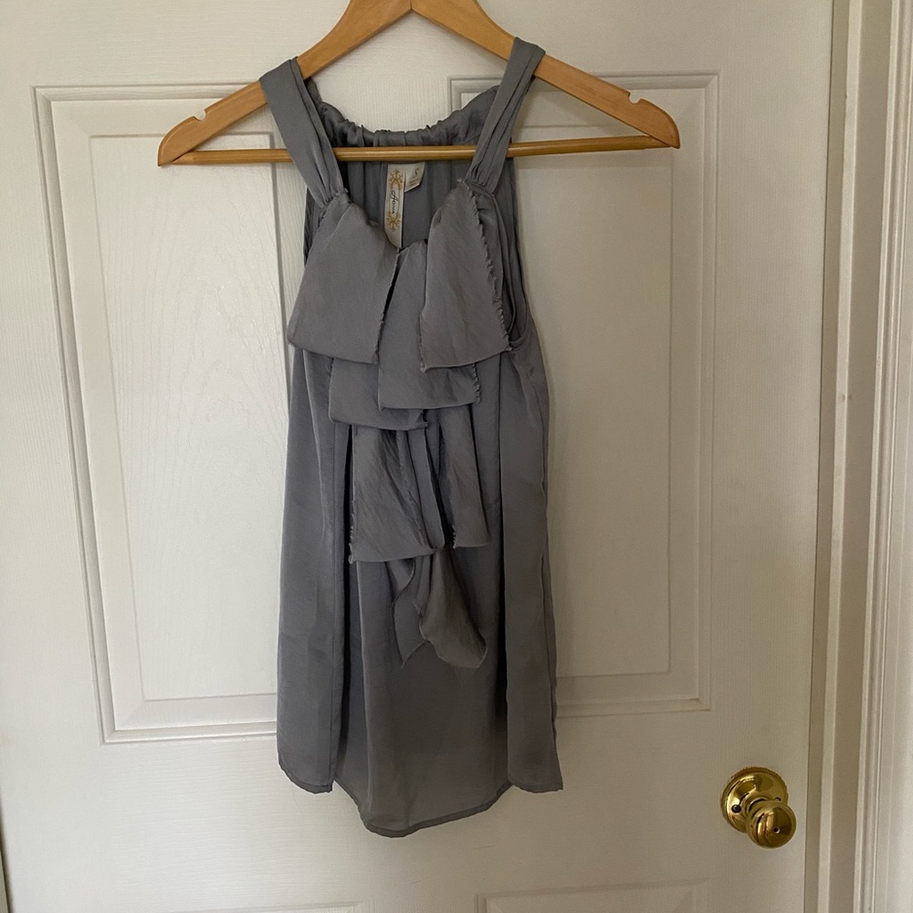 Gray layered formal tank